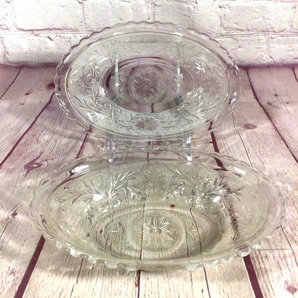 Vintage Clear Glass Floral Textured Scalloped Edge Oval Bowls Set of 2 - Picture 1 of 8